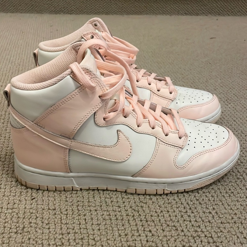 Nike - Wmns Dunk High Crimson Tint - Sz 9